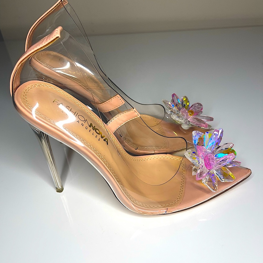 Fashion Nova clear shoes size 6